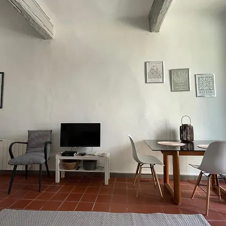 Apartment Avec Balcon Sur Cour *